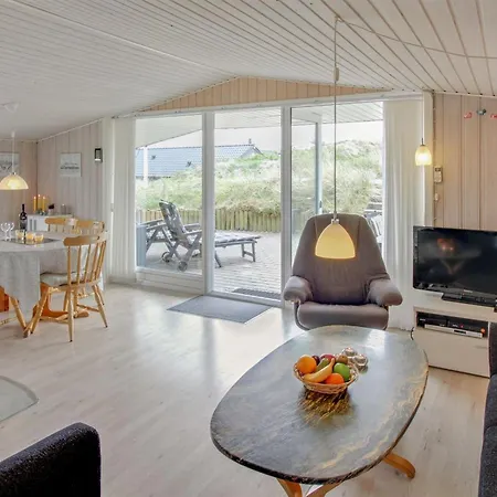 Laurens - From The Sea By Interhome
