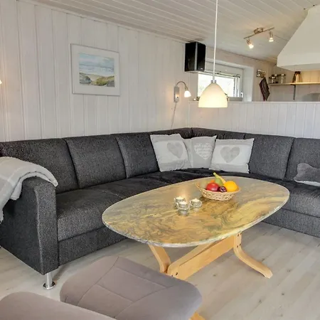 Laurens - From The Sea By Interhome